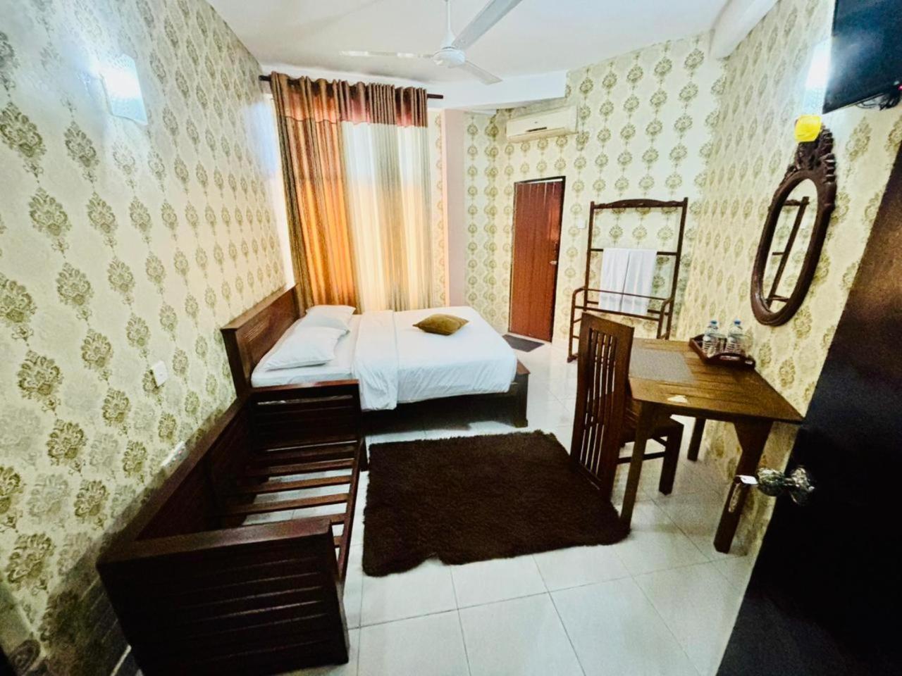 Airport City Hotel Katunayaka Exteriör bild